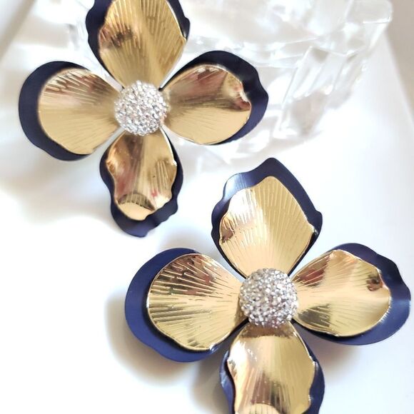 New! Zara Floral Post Back Earrings - Picture 9 of 11